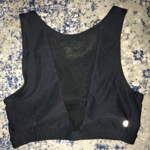 Middle mesh sports bra